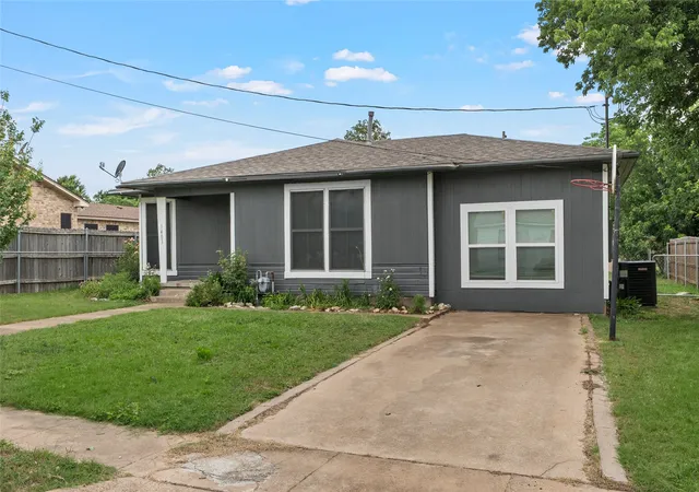 Photo 2 of Sale Pending at 1403 W 11th St, Mc Gregor, TX 76657 | MLS# 21279024 | Listing updated on 2026-08-27