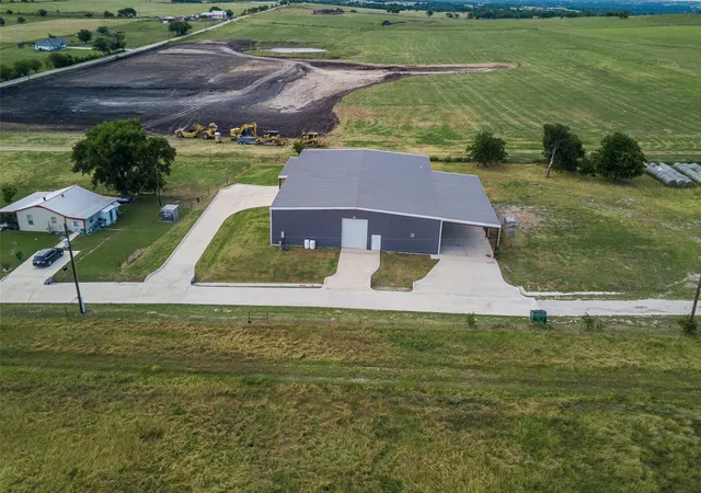 Photo 3 of Single family home for sale at 426 Cr 2320, Decatur, TX 76234 | MLS# 21278967 | Listing updated on 2026-08-28