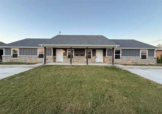 Homes for sale in Itasca, TX | 108 W Adams St, Itasca, TX 76055 | MLS# 21269217