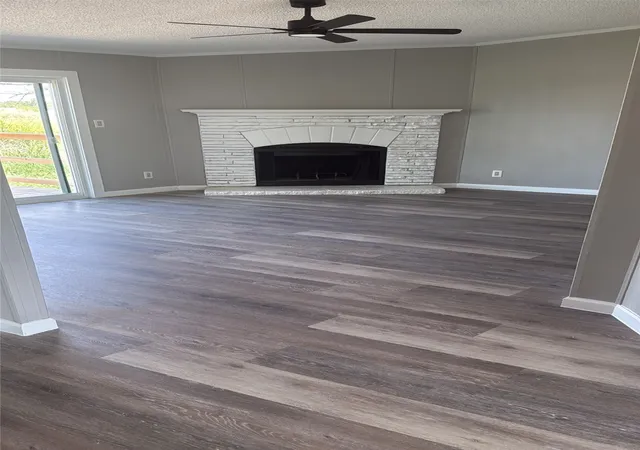 Photo 3 of Manufactured home for sale at 134 Browning Ct, Springtown, TX 76082 | MLS# 21275350 | Listing updated on 2026-07-09