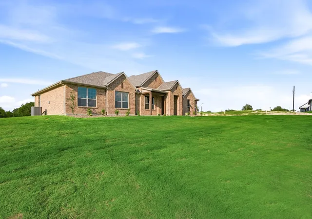 Photo 2 of Sale Pending at 120 Park Hurst Dr, Boyd, TX 76023 | MLS# 21279059 | Listing updated on 2026-07-18