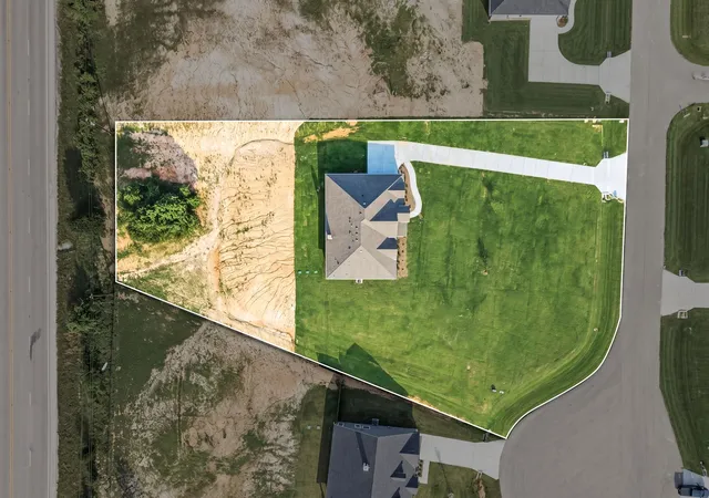 Photo 4 of Sale Pending at 120 Park Hurst Dr, Boyd, TX 76023 | MLS# 21279059 | Listing updated on 2026-07-18
