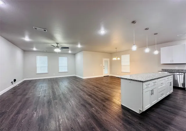 Photo 3 of Single family home for sale at 2415 San Gabriel Dr, Granbury, TX 76048 | MLS# 21277822 | Listing updated on 2026-10-06