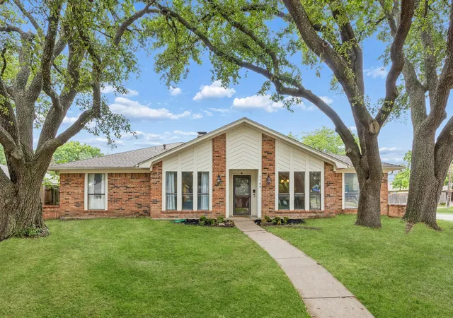 Homes for sale in Richardson, TX | 1709 Columbia Dr, Richardson, TX 75081 | MLS# 21276732