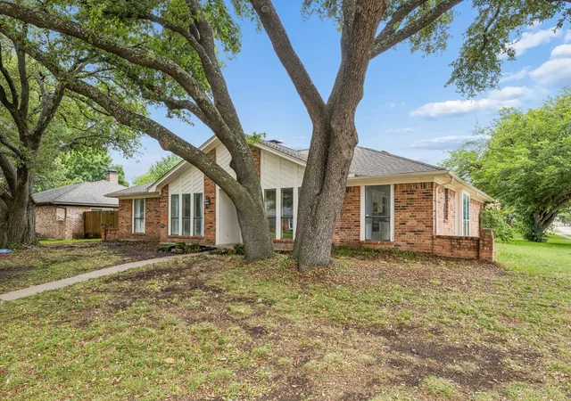 Homes for sale in Richardson, TX | 1709 Columbia Dr, Richardson, TX 75081 | MLS# 21276732