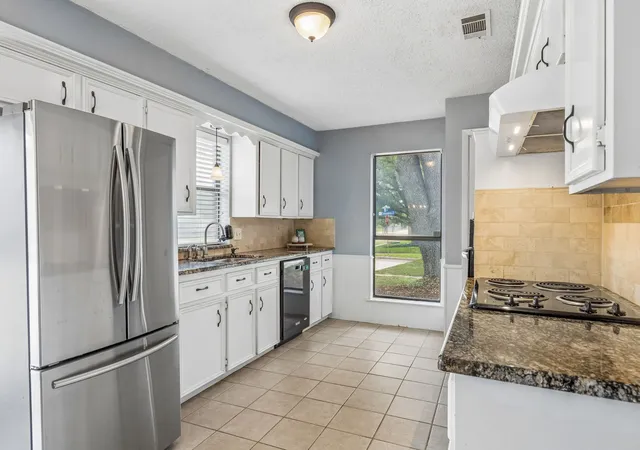 Homes for sale in Richardson, TX | 1709 Columbia Dr, Richardson, TX 75081 | MLS# 21276732