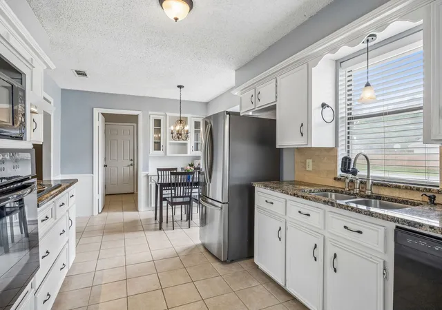 Homes for sale in Richardson, TX | 1709 Columbia Dr, Richardson, TX 75081 | MLS# 21276732