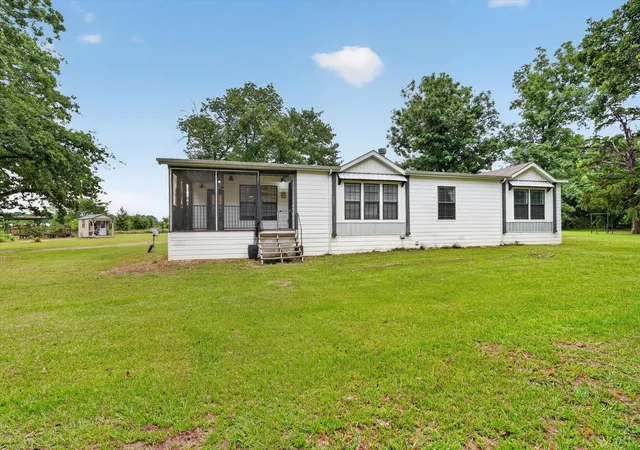 Homes for sale in Kemp, TX | 1001 N Seven Points Dr, Kemp, TX 75143 | MLS# 21279041