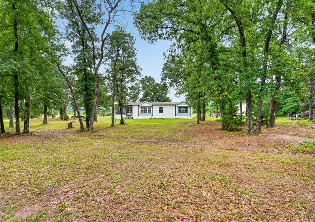 Homes for sale in Kemp, TX | 1001 N Seven Points Dr, Kemp, TX 75143 | MLS# 21279041
