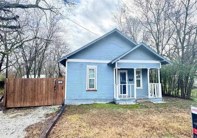 Homes for sale in Gainesville, TX | 1428 E Garnett St, Gainesville, TX 76240 | MLS# 21275082