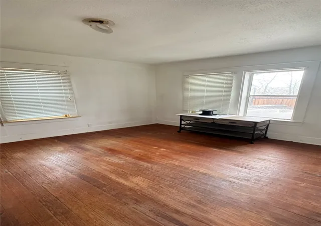 Homes for sale in Gainesville, TX | 1428 E Garnett St, Gainesville, TX 76240 | MLS# 21275082
