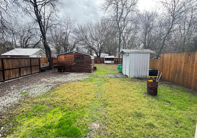Homes for sale in Gainesville, TX | 1428 E Garnett St, Gainesville, TX 76240 | MLS# 21275082