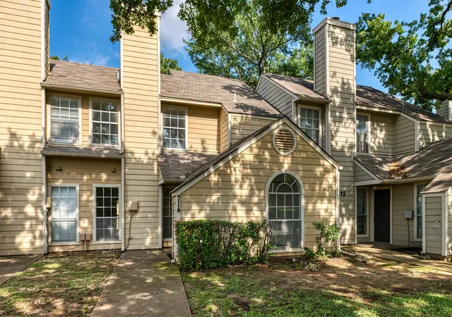 2nd image of 714 Bel Aire Crst, Irving, TX 75061 | MLS# 21277695