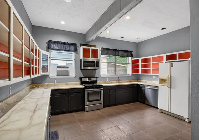 Photo 4 of Single family home for sale at 323 College St, Minden, LA 71055 | MLS# 21279079 | Listing updated on 2026-09-21