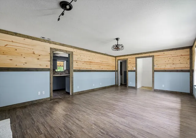Photo 3 of Single family home for sale at 5155 Fm 1504, Wills Point, TX 75169 | MLS# 21276062 | Listing updated on 2026-10-01