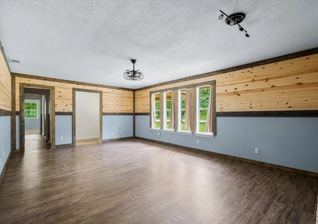 Photo 4 of Single family home for sale at 5155 Fm 1504, Wills Point, TX 75169 | MLS# 21276062 | Listing updated on 2026-10-01