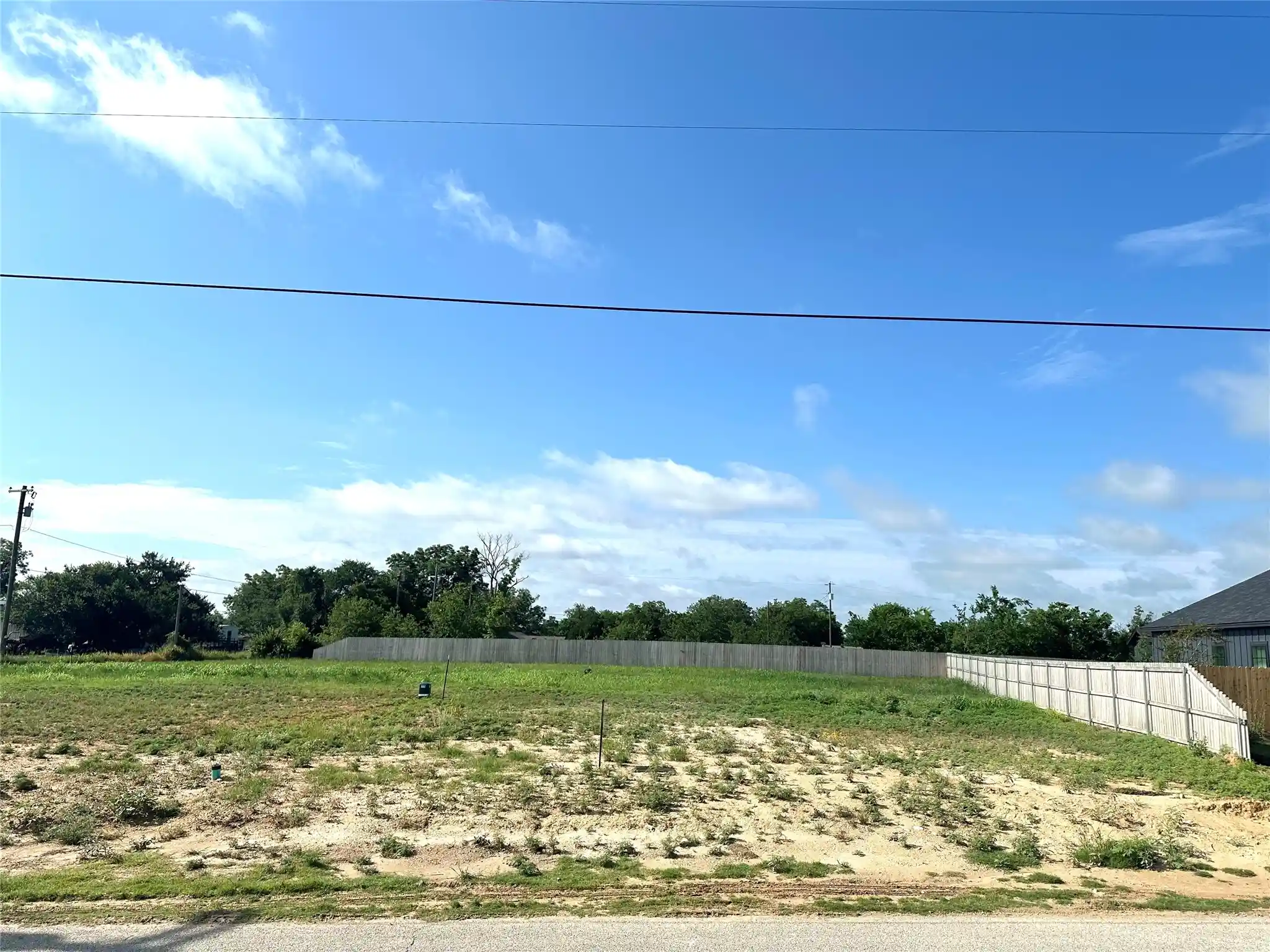 Photo 1 of Land for sale at 1006 E Highland Ave, Comanche, TX 76442 | MLS# 21279226 | Listing updated on 2026-10-19