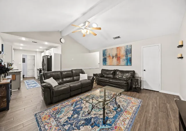 Homes for sale in Euless, TX | 1407 Donley Dr, Euless, TX 76039 | MLS# 21277659