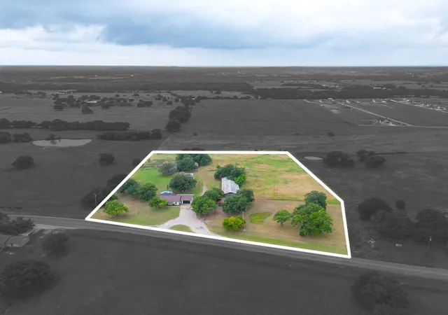 Homes for sale in Lipan, TX | 300 S Caddo St, Lipan, TX 76462 | MLS# 21274203