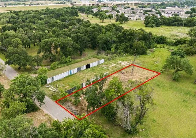 Photo 4 of Land for sale at 2411 Tally Ho Ln, Dallas, TX 75212 | MLS# 21274862 | Listing updated on 2026-08-19