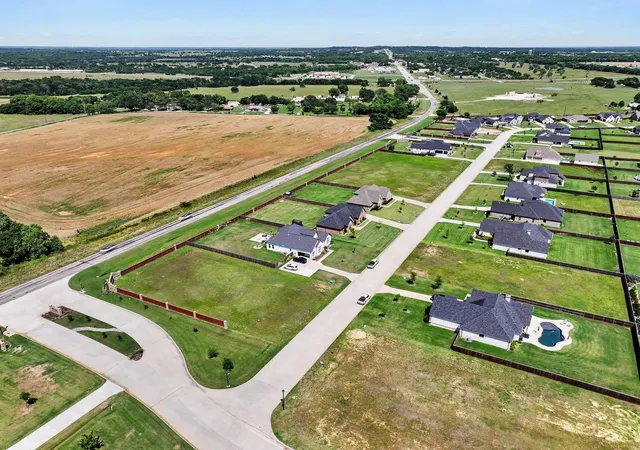 Homes for sale in Pottsboro, TX | 100 Chisolm Trl, Pottsboro, TX 75076 | MLS# 21279175