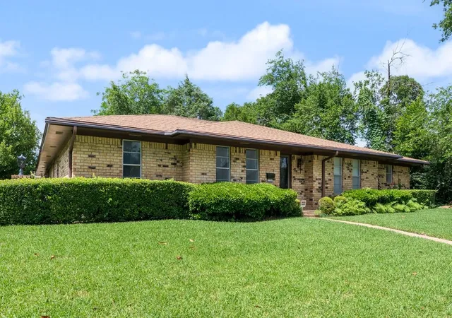 Photo 37 of Single family home for sale at 135 S Capri Dr, Duncanville, TX 75116 | MLS# 21276074 | Listing updated on 2026-07-15