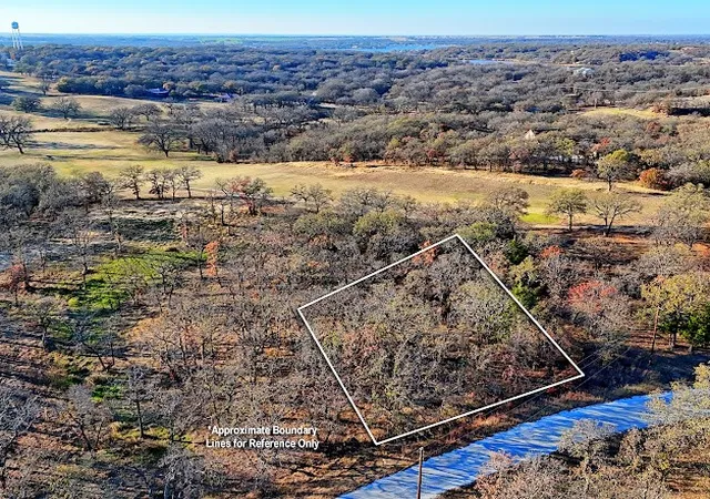 Homes for sale in Nocona, TX | 103 Diamond Oaks Dr, Nocona, TX 76255 | MLS# 21279264