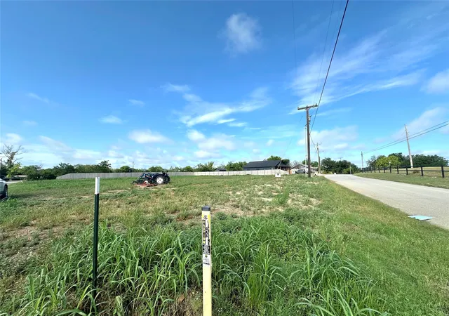 Photo 1 of Land for sale at 711 Johnson St, Comanche, TX 76442 | MLS# 21279269 | Listing updated on 2026-10-06