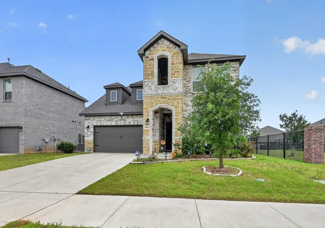 2nd image of 2814 Grand Lookout Ln, Arlington, TX 76001 | MLS# 21274845