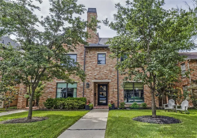 Homes for sale in University Park, TX | 4407 Emerson Ave, University Park, TX 75205 | MLS# 21247264