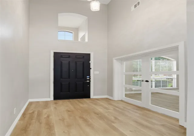4th image of 1411 Golf Club Dr, Lantana, TX 76226 | MLS# 21274701