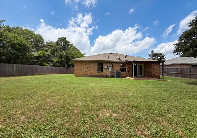 18th image of 6505 Big Springs Dr, Arlington, TX 76001 | MLS# 21279126