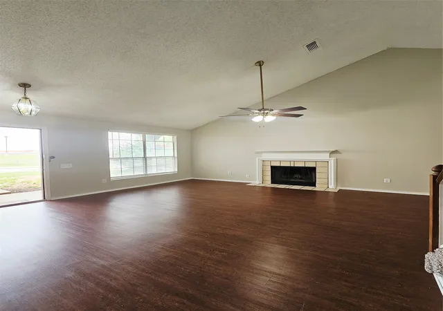 4th image of 3921 Huckleberry Dr, Fort Worth, TX 76137 | MLS# 21277250