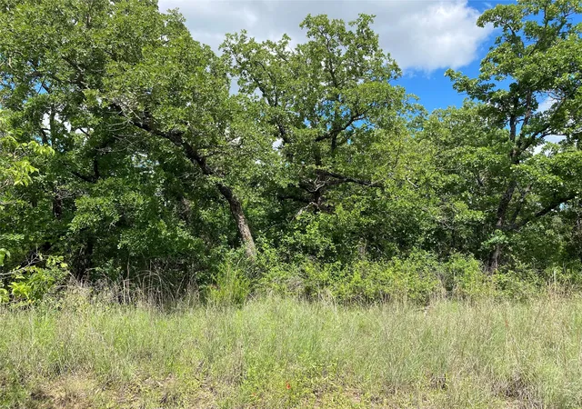 Homes for sale in Nocona, TX | 106 Hondo Dr, Nocona, TX 76255 | MLS# 21279319