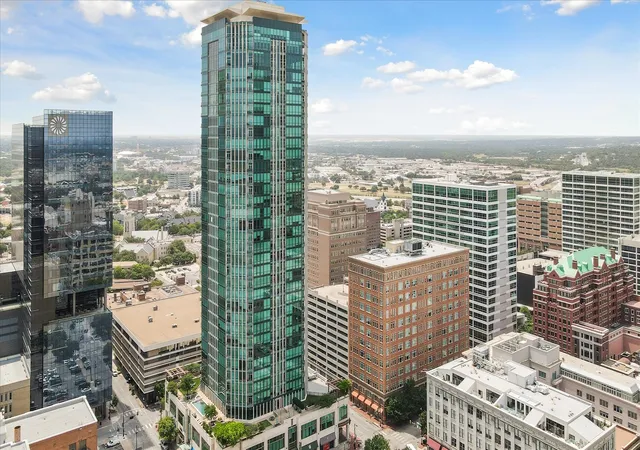 39th image of 500 Throckmorton St #1605, Fort Worth, TX 76102 | MLS# 21279039
