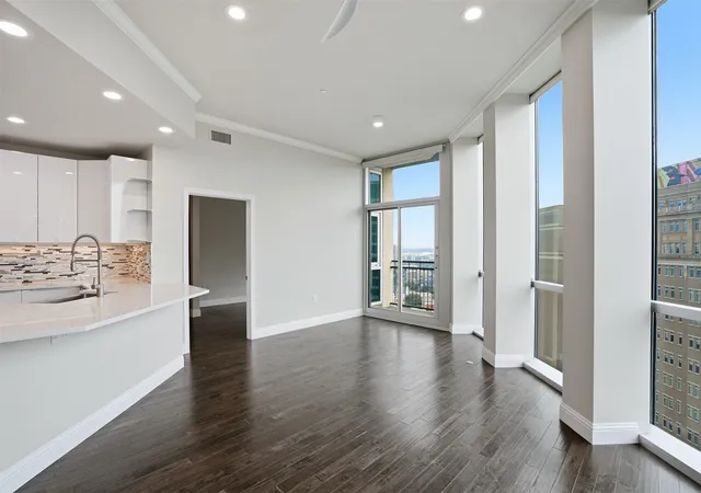 3rd image of 500 Throckmorton St #1605, Fort Worth, TX 76102 | MLS# 21279039