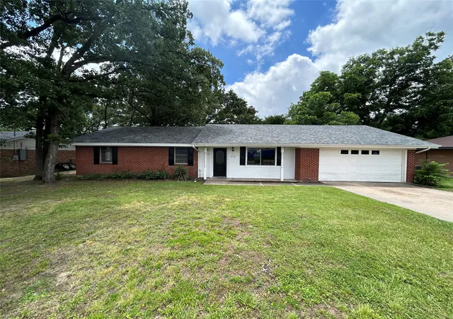 Homes for sale in Sulphur Springs, TX | 632 Lee St, Sulphur Springs, TX 75482 | MLS# 21278899