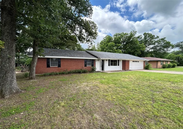 Homes for sale in Sulphur Springs, TX | 632 Lee St, Sulphur Springs, TX 75482 | MLS# 21278899