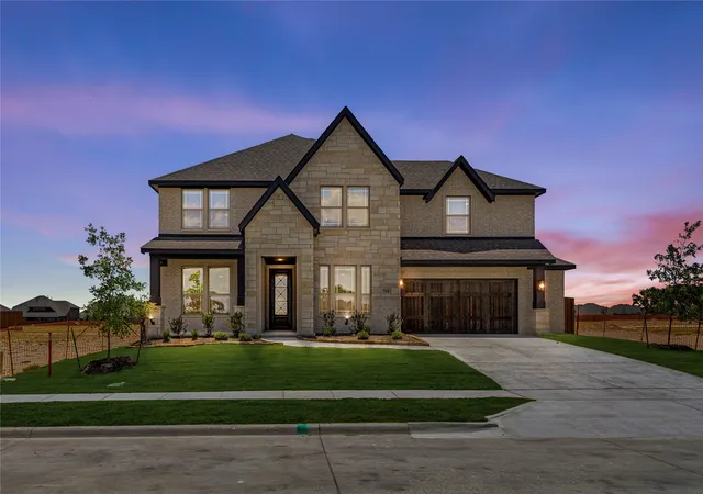 Photo 1 of Single family home for sale at 924 Lasalle Dr, Red Oak, TX 75154 | MLS# 21278975 | Listing updated on 2026-08-28