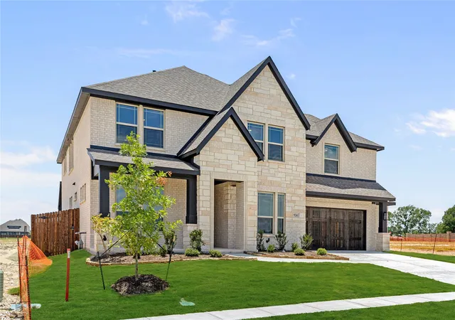 Photo 3 of Single family home for sale at 924 Lasalle Dr, Red Oak, TX 75154 | MLS# 21278975 | Listing updated on 2026-08-28