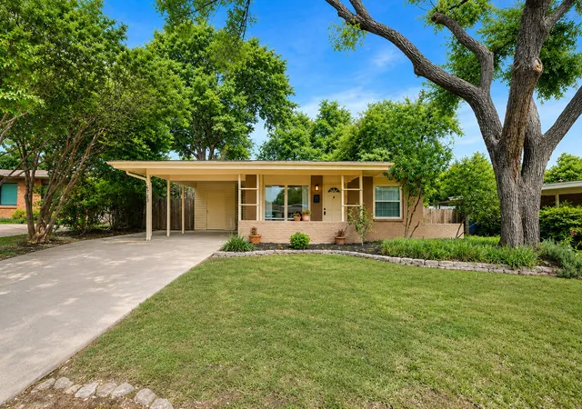 Photo 2 of Single family home for sale at 6723 Santa Anita Dr, Dallas, TX 75214 | MLS# 21270801 | Listing updated on 2026-09-27