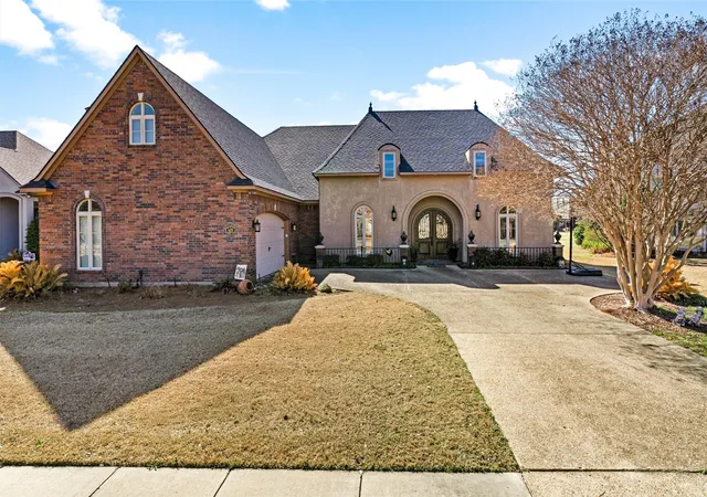 1st image of 520 Canterbury Ln, Bossier City, LA 71111 | MLS# 21279399