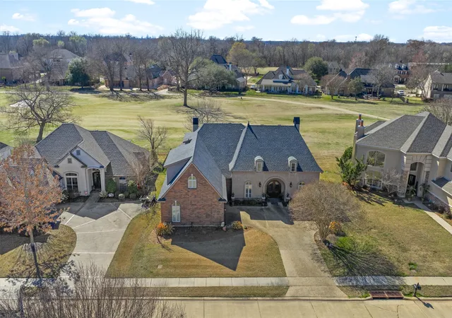 2nd image of 520 Canterbury Ln, Bossier City, LA 71111 | MLS# 21279399