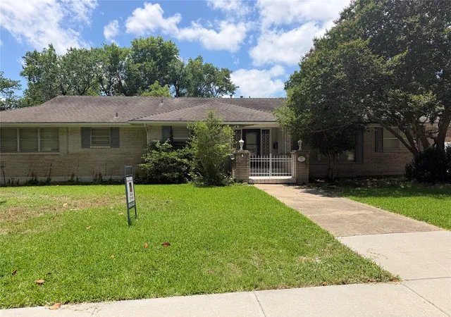 Photo 1 of Single family home for sale at 804 Carroll Dr, Garland, TX 75041 | MLS# 21279426 | Listing updated on 2026-08-27