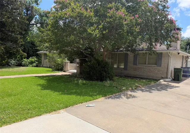 Photo 3 of Single family home for sale at 804 Carroll Dr, Garland, TX 75041 | MLS# 21279426 | Listing updated on 2026-08-27