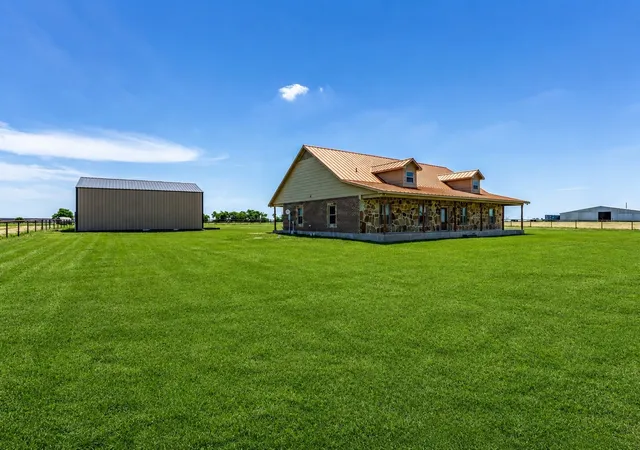 Photo 3 of Single family home for sale at 1872 County Road 329, Gainesville, TX 76240 | MLS# 21279236 | Listing updated on 2026-07-11