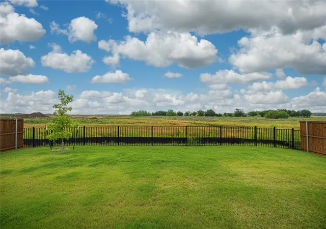 Homes for sale in Pilot Point, TX | 7222 Amber Barn Ave, Pilot Point, TX 76258 | MLS# 21277730