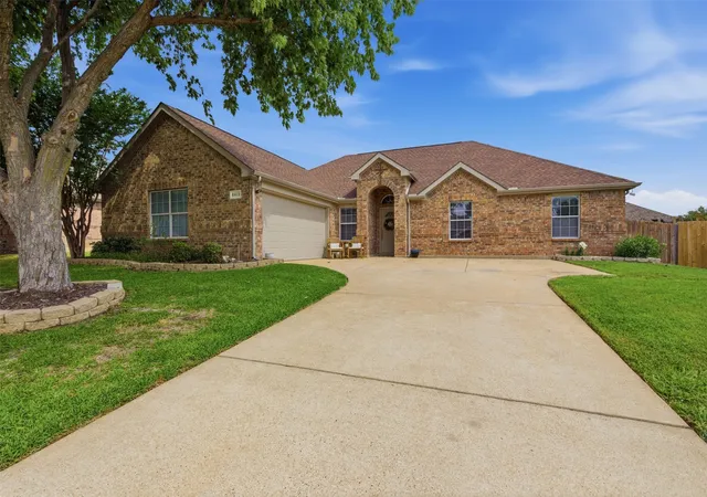 Homes for sale in Midlothian, TX | 6413 Morning Dew Dr, Midlothian, TX 76065 | MLS# 21276078