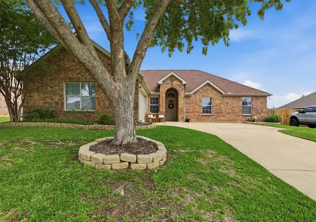Homes for sale in Midlothian, TX | 6413 Morning Dew Dr, Midlothian, TX 76065 | MLS# 21276078