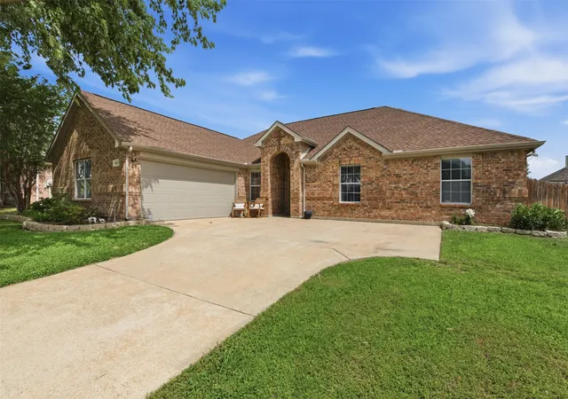 Homes for sale in Midlothian, TX | 6413 Morning Dew Dr, Midlothian, TX 76065 | MLS# 21276078